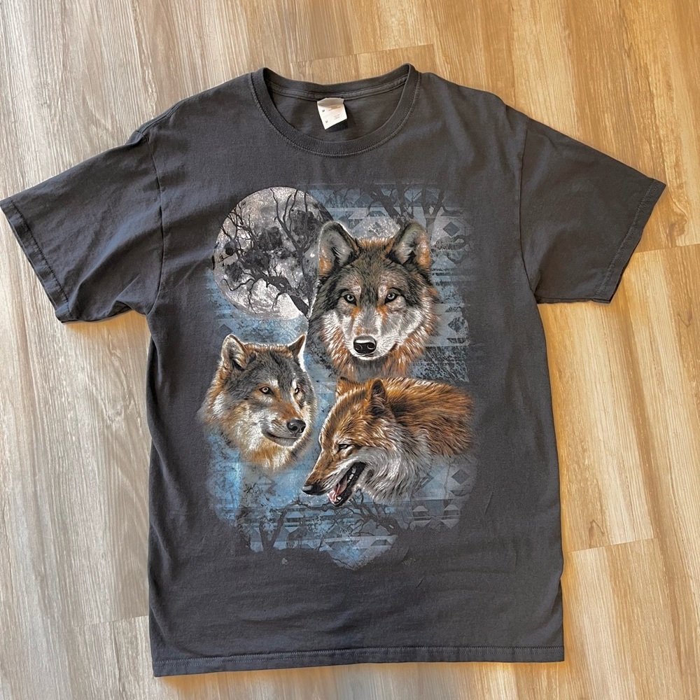 Y2K Wolf Graphic T-shirt Men’s M Gray Animal Nature Fruit Loom HD